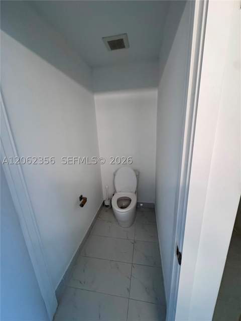 16385 Biscayne Blvd 305, North Miami Beach FL - photo 19 of 43
