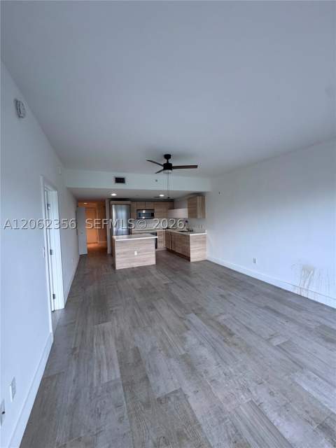 16385 Biscayne Blvd 305, North Miami Beach FL - photo 23 of 43
