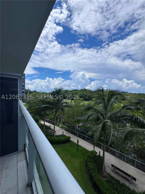 16385 Biscayne Blvd 305, North Miami Beach FL - photo 8 of 43