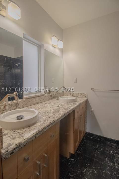 3722 Royal Palm Ave, Miami Beach FL - photo 21 of 61