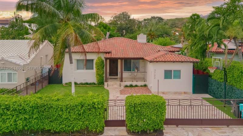 3 bedroom SingleFamilyResidence at 3722 Royal Palm Ave, Orchard Sub 2 & 3, Miami Beach — photo 4