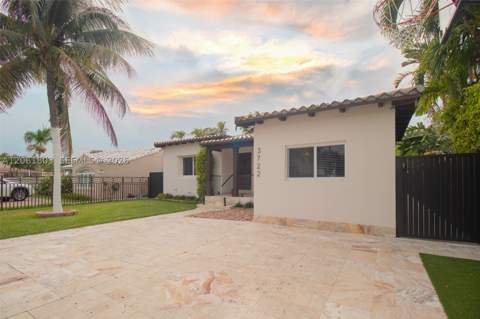 3722 Royal Palm Ave, Miami Beach FL - photo 6 of 61