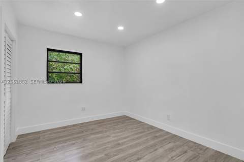 1265 NE 201st Ter, Miami FL - photo 15 of 27