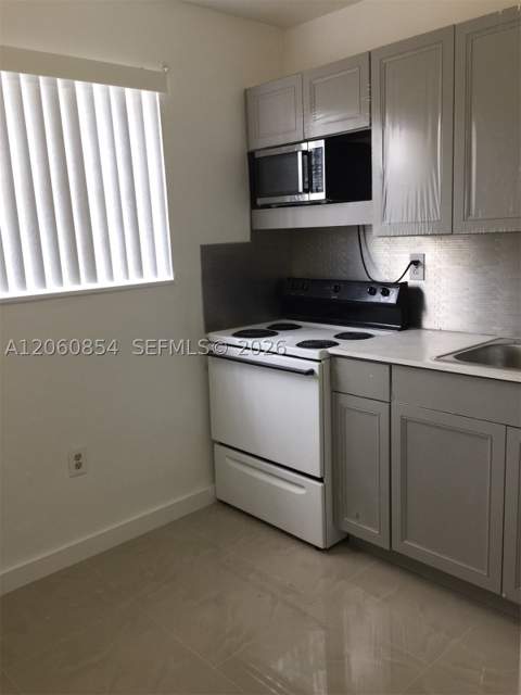 1800 NW 19th St 1, Miami FL - photo 8 of 19
