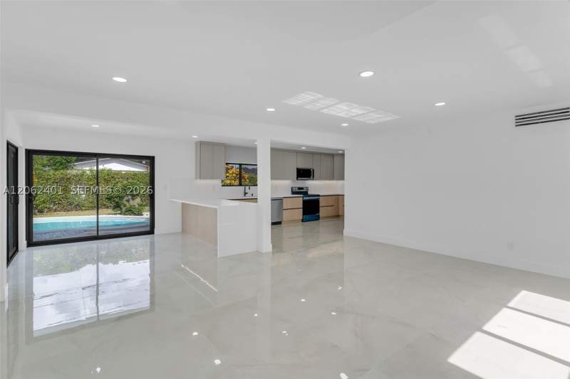 3 bedroom SingleFamilyResidence at 17630 SW 108th Ct, Green Hills Sec 7, Miami — photo 4