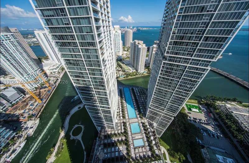 1 bedroom Condominium at 485 Brickell Ave 4711, Icon Brickell Condo No 3, Miami — photo 2