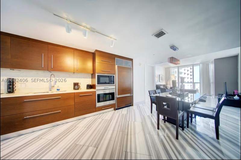 1 bedroom Condominium at 485 Brickell Ave 4711, Icon Brickell Condo No 3, Miami — photo 5