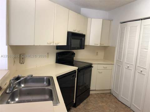 6280 NW 186th St 311, Hialeah FL - photo 7 of 20