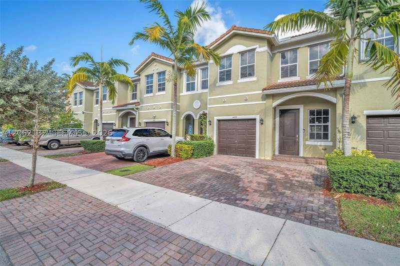 4 bedroom Townhouse at 1429 SE 26th Ave, Keys Garden, Homestead — photo 2