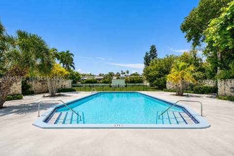 224 Sea View Dr 104, Key Biscayne FL - photo 10 of 45