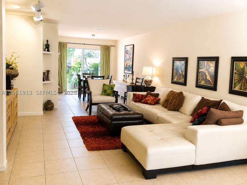 2 bedroom Townhouse at 224 Sea View Dr 104, Cape Florida Club Condo, Key Biscayne — photo 2