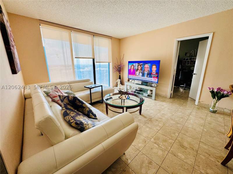 2 bedroom Condominium at 18181 NE 31st Ct Ph03, Tower At Biscayne Cove Co, Aventura — photo 4