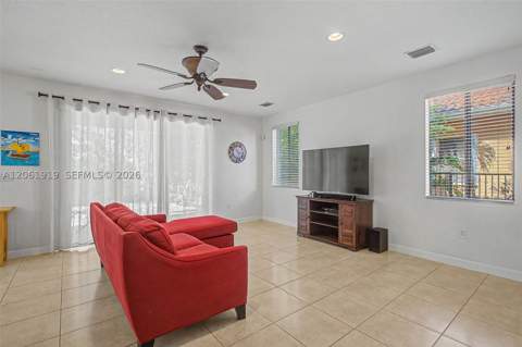 7926 SW 195th Ter, Cutler Bay FL - photo 10 of 37