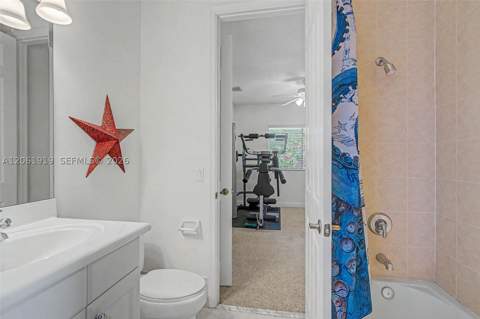 7926 SW 195th Ter, Cutler Bay FL - photo 24 of 37