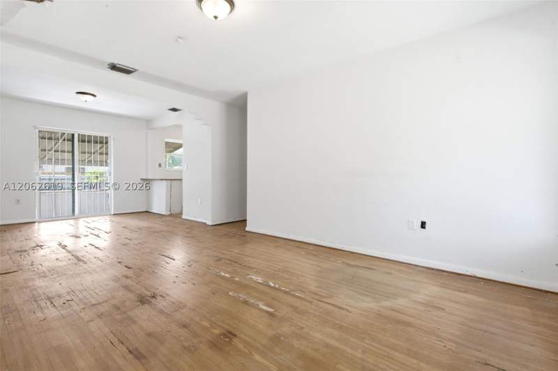 3 bedroom SingleFamilyResidence at 157 Lenape Dr, Golf Course Addn Hia, Miami Springs — photo 5