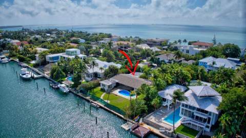 631 N Mashta Drive, Key Biscayne FL - photo 9 of 49