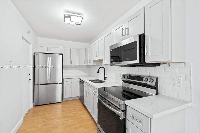 3 bedroom Condominium at 1880 S Treasure Dr 3D, Treasure Bay Club Condo, North Bay Village — photo 2
