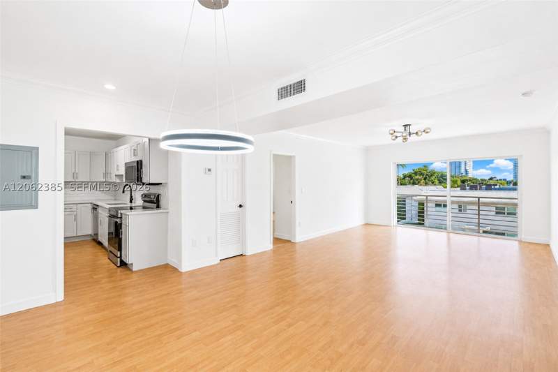 3 bedroom Condominium at 1880 S Treasure Dr 3D, Treasure Bay Club Condo, North Bay Village — photo 3