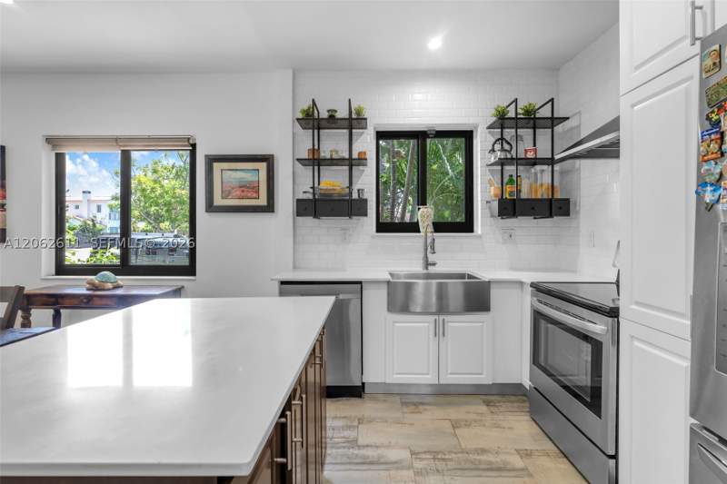 3 bedroom SingleFamilyResidence at 1575 SW 15th St, Seville, Miami — photo 4