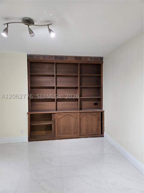 1800 NE 114th St 911, Miami FL - photo 6 of 9