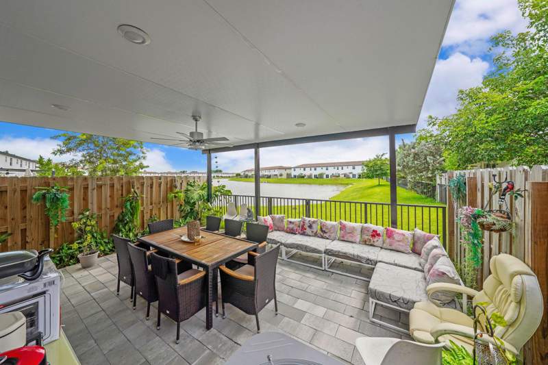 3 bedroom Townhouse at 12960 NW 22nd Place, Golf Park Sec 1, Miami — photo 3