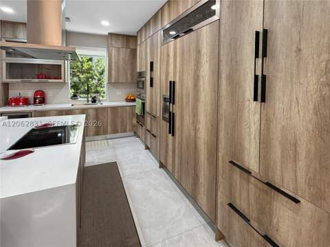 7447 NW 97th Ct, Doral FL - photo 12 of 38
