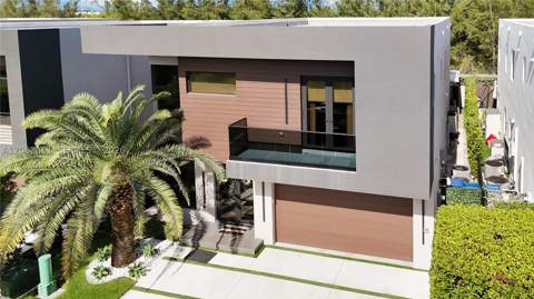 7447 NW 97th Ct, Doral FL - photo 6 of 38