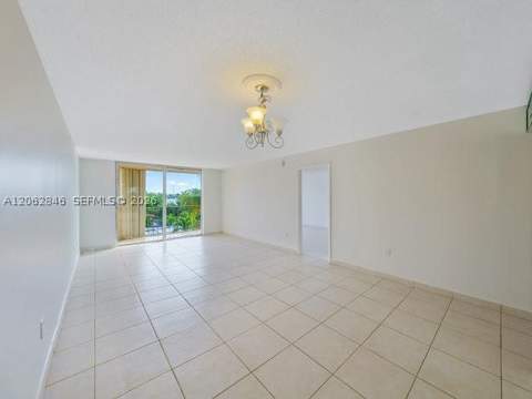 7921 Byron Ave 404, Miami Beach FL - photo 14 of 47