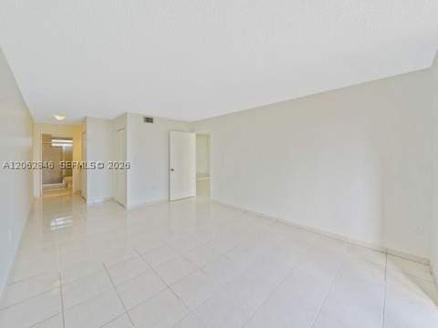 7921 Byron Ave 404, Miami Beach FL - photo 15 of 47