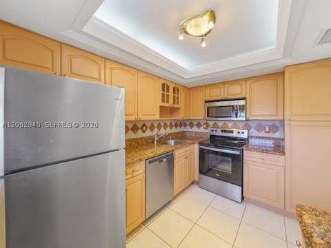 7921 Byron Ave 404, Miami Beach FL - photo 20 of 47