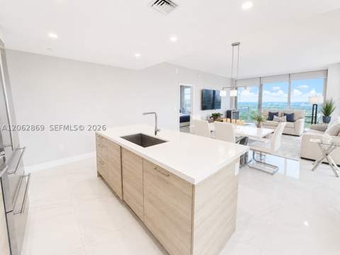 16385 Biscayne Blvd 2007, North Miami Beach FL - photo 11 of 52