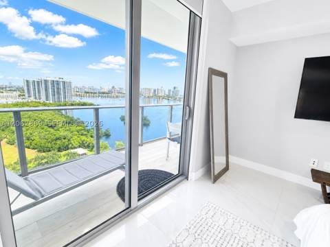 16385 Biscayne Blvd 2007, North Miami Beach FL - photo 22 of 52