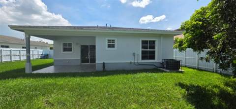 22055 Miami Ave, Miami FL - photo 12 of 33