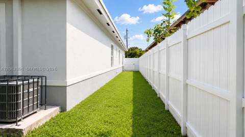 22055 Miami Ave, Miami FL - photo 14 of 33