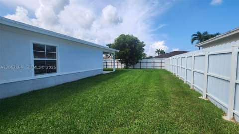 22055 Miami Ave, Miami FL - photo 15 of 33