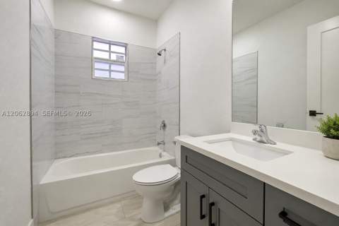 22055 Miami Ave, Miami FL - photo 7 of 33