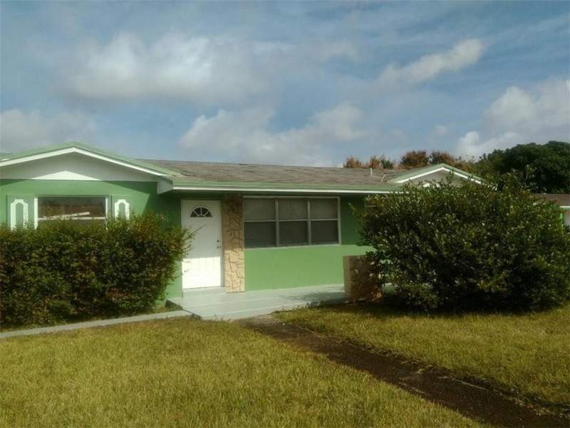 4 bedroom SingleFamilyResidence at 2951 NW 208th Terrace, Liberty Homes Estates Sec, Miami Gardens — photo 3