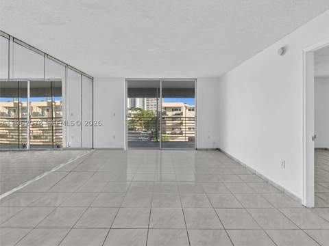 3849 NE 169th St 405, North Miami Beach FL - photo 13 of 52