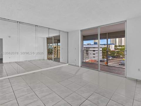 3849 NE 169th St 405, North Miami Beach FL - photo 19 of 52