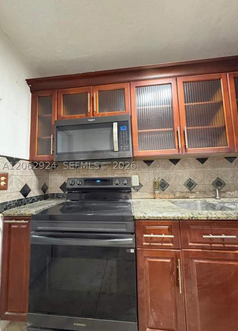 2531 NW 88th St, Miami FL - photo 6 of 17