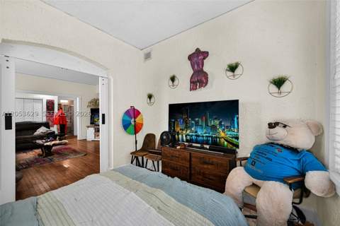 900 16th St 104, Miami Beach FL - photo 12 of 30