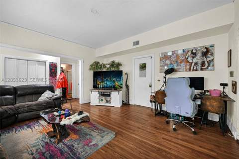 900 16th St 104, Miami Beach FL - photo 19 of 30