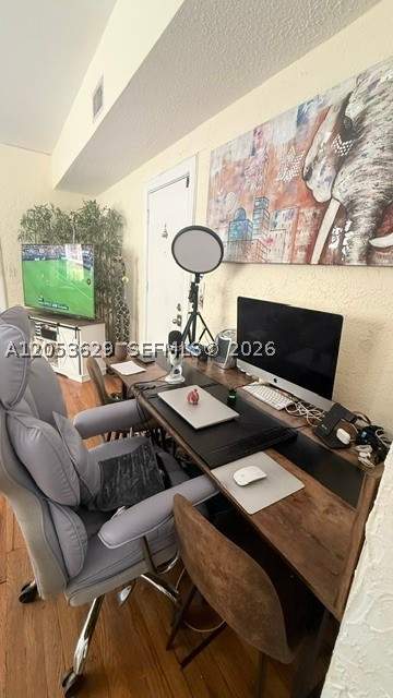900 16th St 104, Miami Beach FL - photo 6 of 30