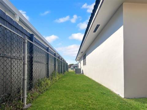 13925 SW 26th Ter, Miami FL - photo 9 of 31