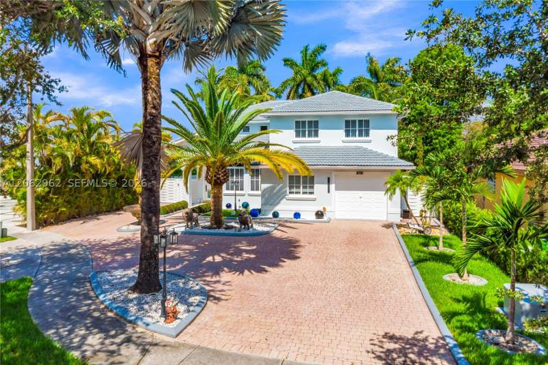 4 bedroom SingleFamilyResidence at 2776 SW 143rd Pl, Stephanie Sub 1st Addn, Miami — photo 2