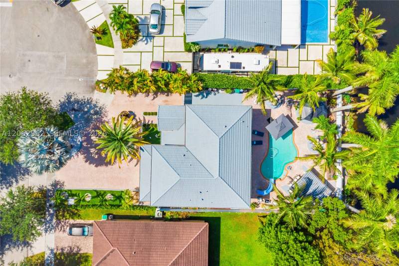 4 bedroom SingleFamilyResidence at 2776 SW 143rd Pl, Stephanie Sub 1st Addn, Miami — photo 4