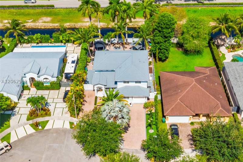 4 bedroom SingleFamilyResidence at 2776 SW 143rd Pl, Stephanie Sub 1st Addn, Miami — photo 5