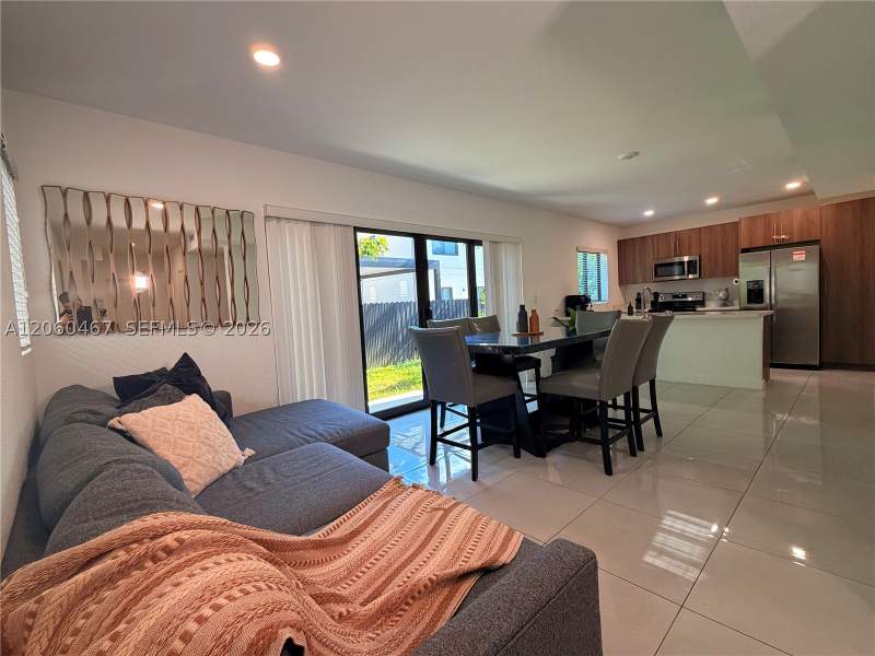 5 bedroom SingleFamilyResidence at 1163 NW 2nd St, Aurora, Florida City — photo 4
