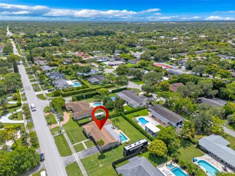 10360 SW 112th St, Miami FL - photo 12 of 35