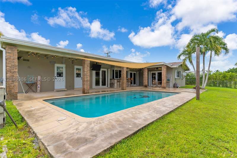 4 bedroom SingleFamilyResidence at 10360 SW 112th St, Pine Acres Sec 2, Miami — photo 3